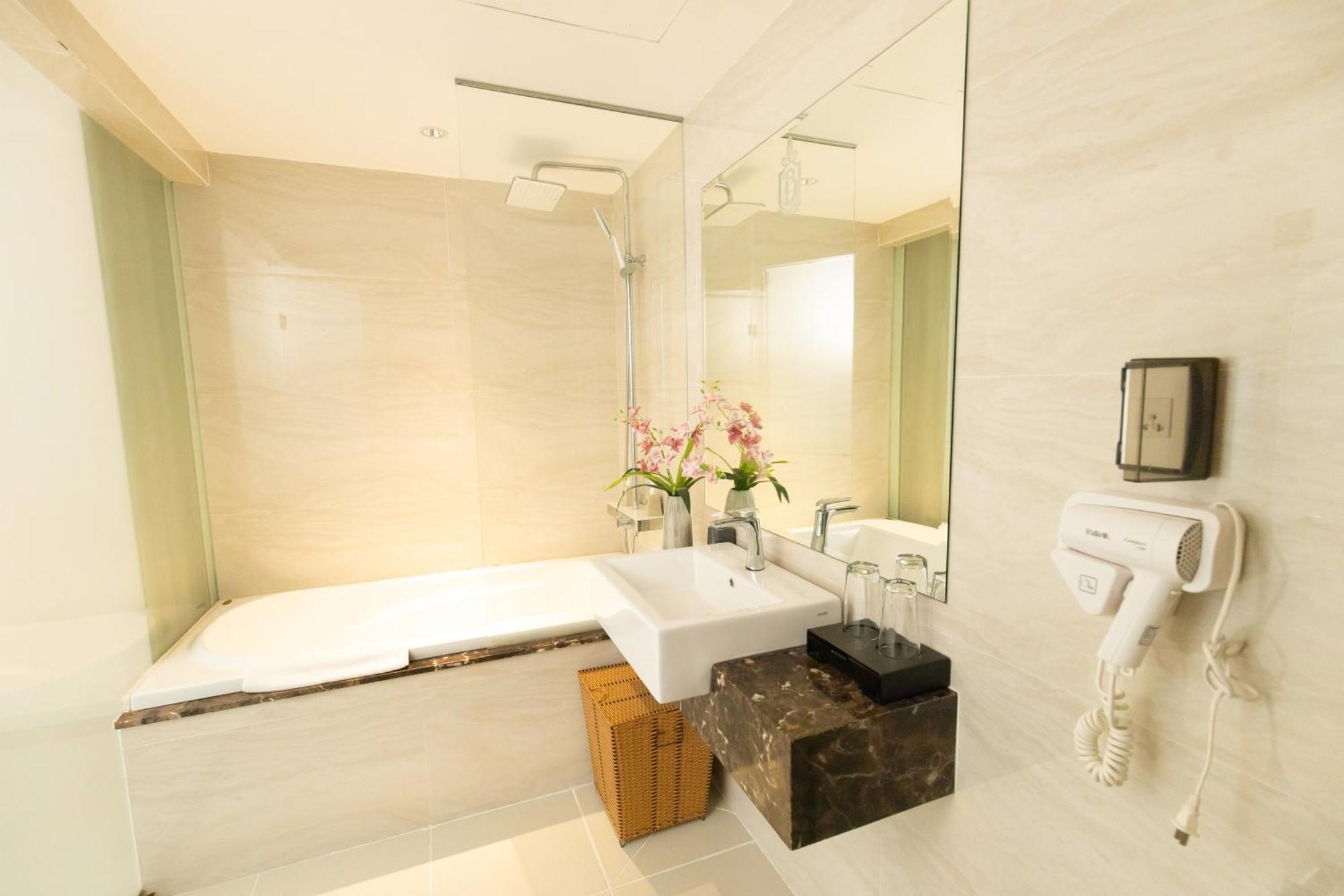 Nicecy Suite Hotel & Spa Thành Pho Ho Chí Minh Esterno foto